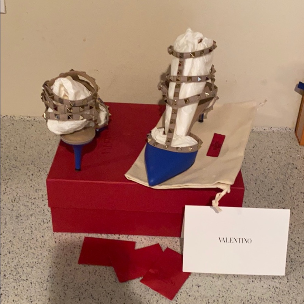 Valentino Garavani pump